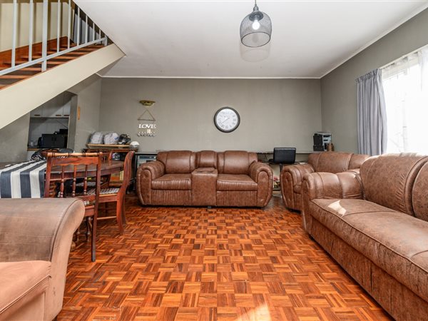 3 Bedroom Townhouse 3 Bedroom Townhouse