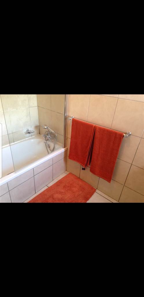 2 Bed Townhouse in Randburg Central photo number 3