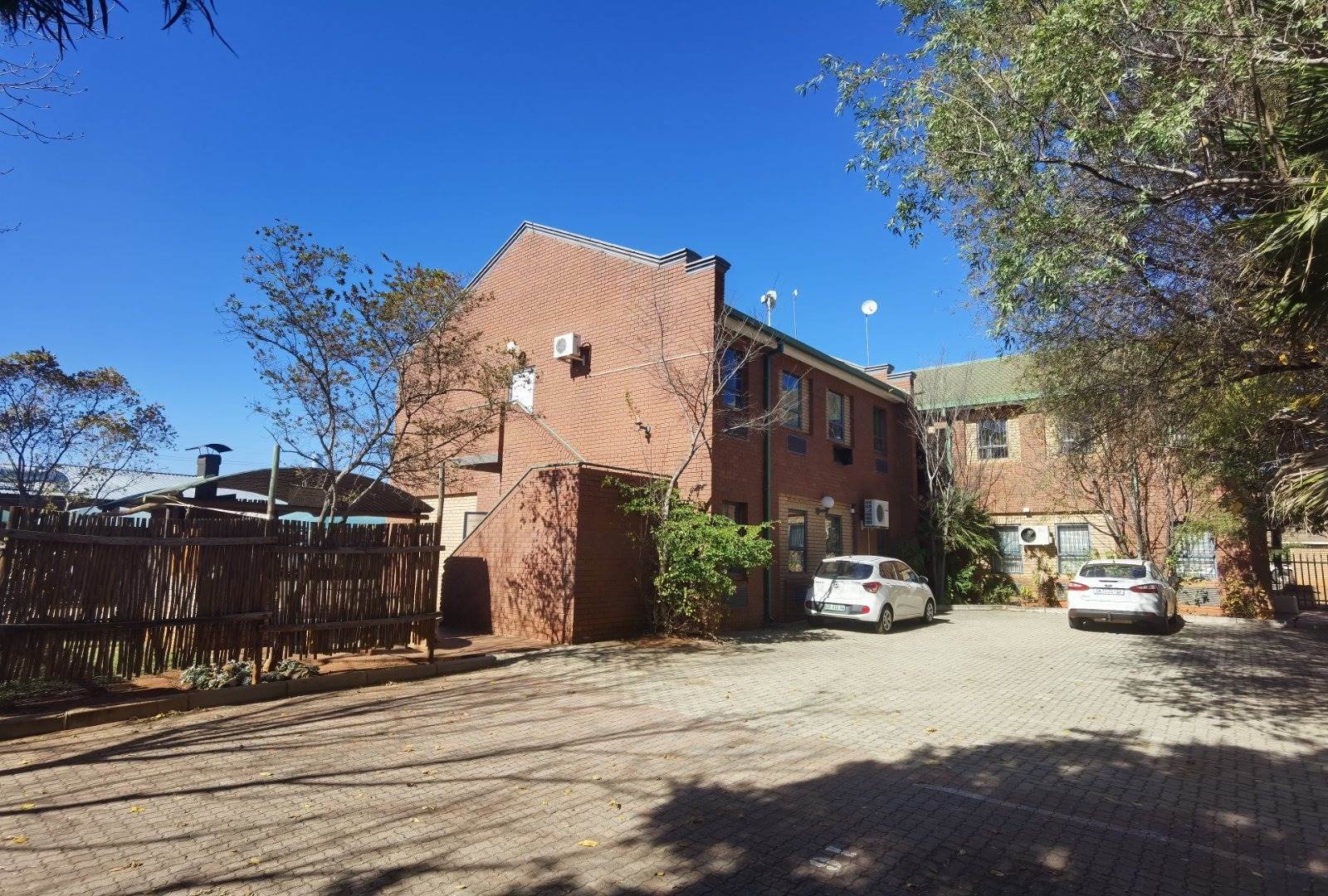 800  m² Commercial space in Potchefstroom Central photo number 3