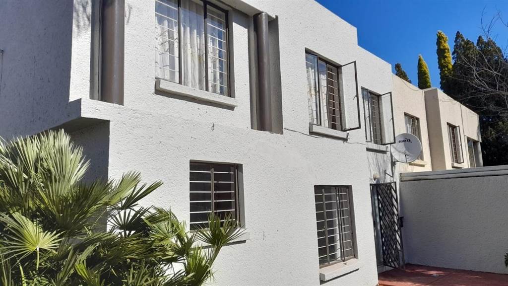 3 Bed Townhouse in Centurion CBD photo number 6