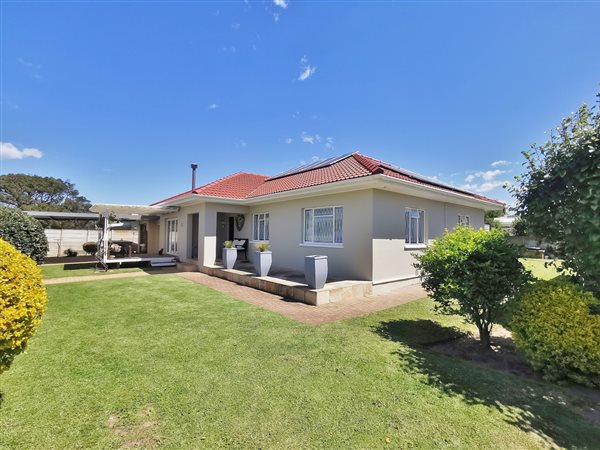 4 Bedroom House 4 Bedroom House