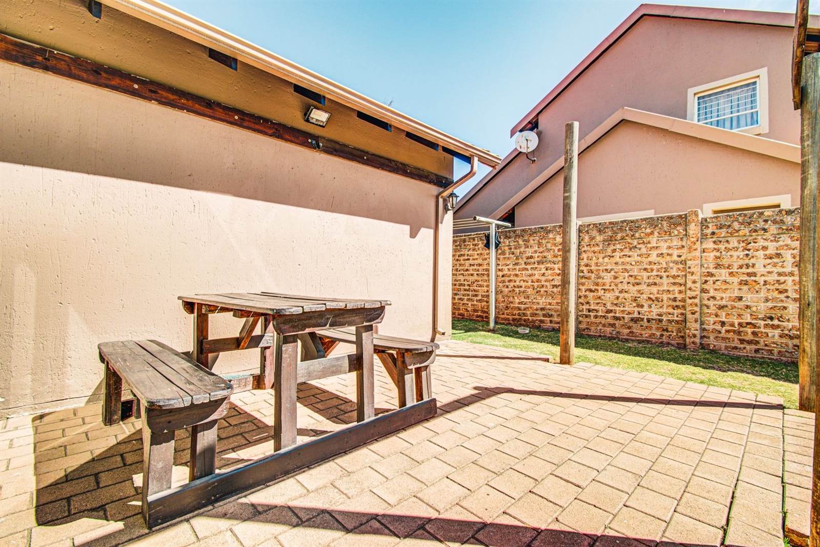 4 Bed Townhouse in Benoni Central photo number 23