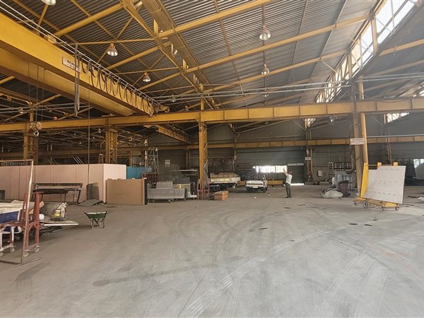 8500  m² Industrial space in Stormill