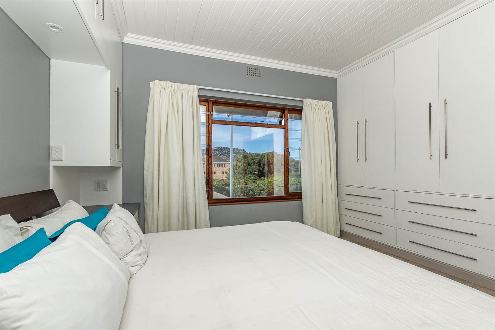 4 Bed House in Fish Hoek photo number 25