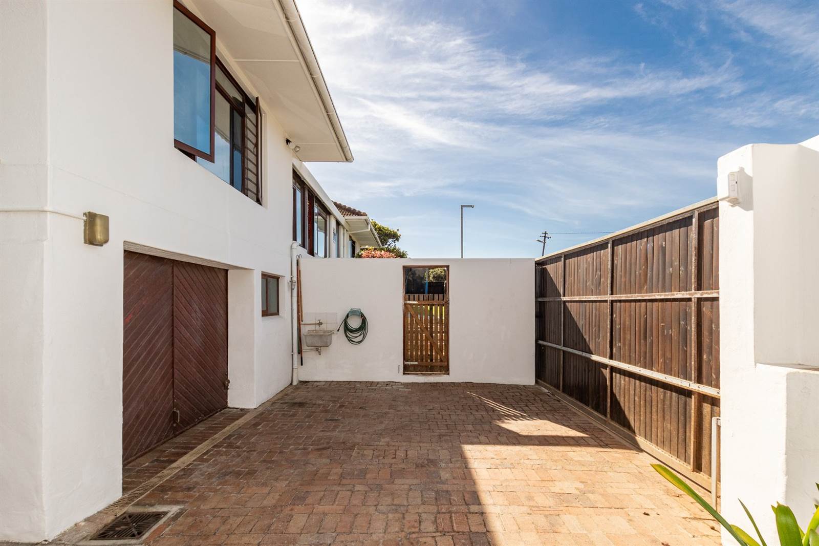 4 Bed House in Fish Hoek photo number 3
