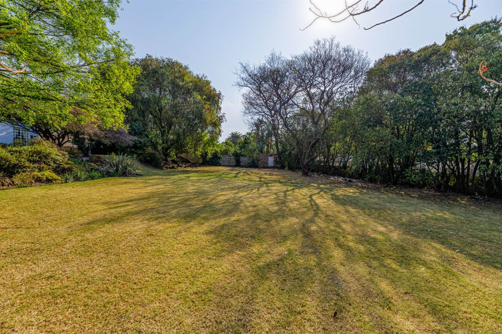 1100 m² Land available in Linksfield photo number 2