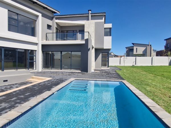 4 Bedroom House 4 Bedroom House