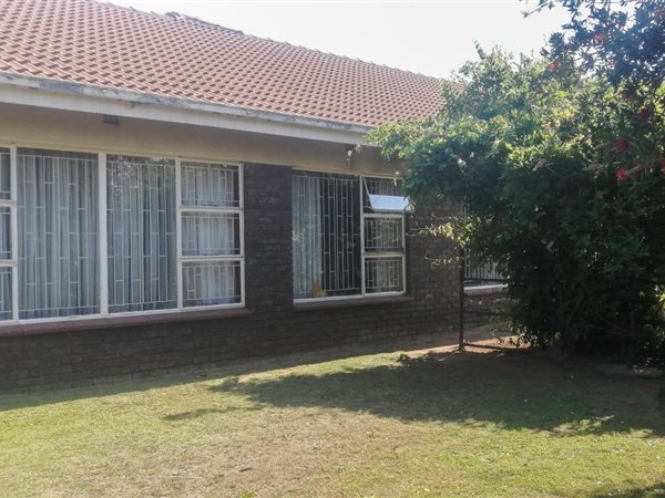 5 Bedroom House 5 Bedroom House