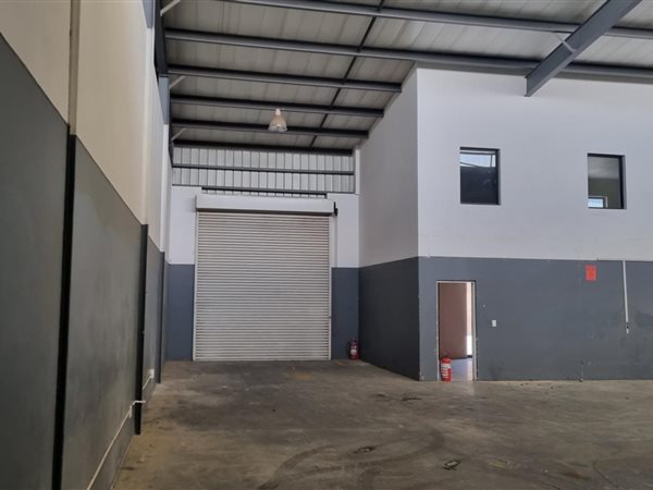 355  m² Industrial space