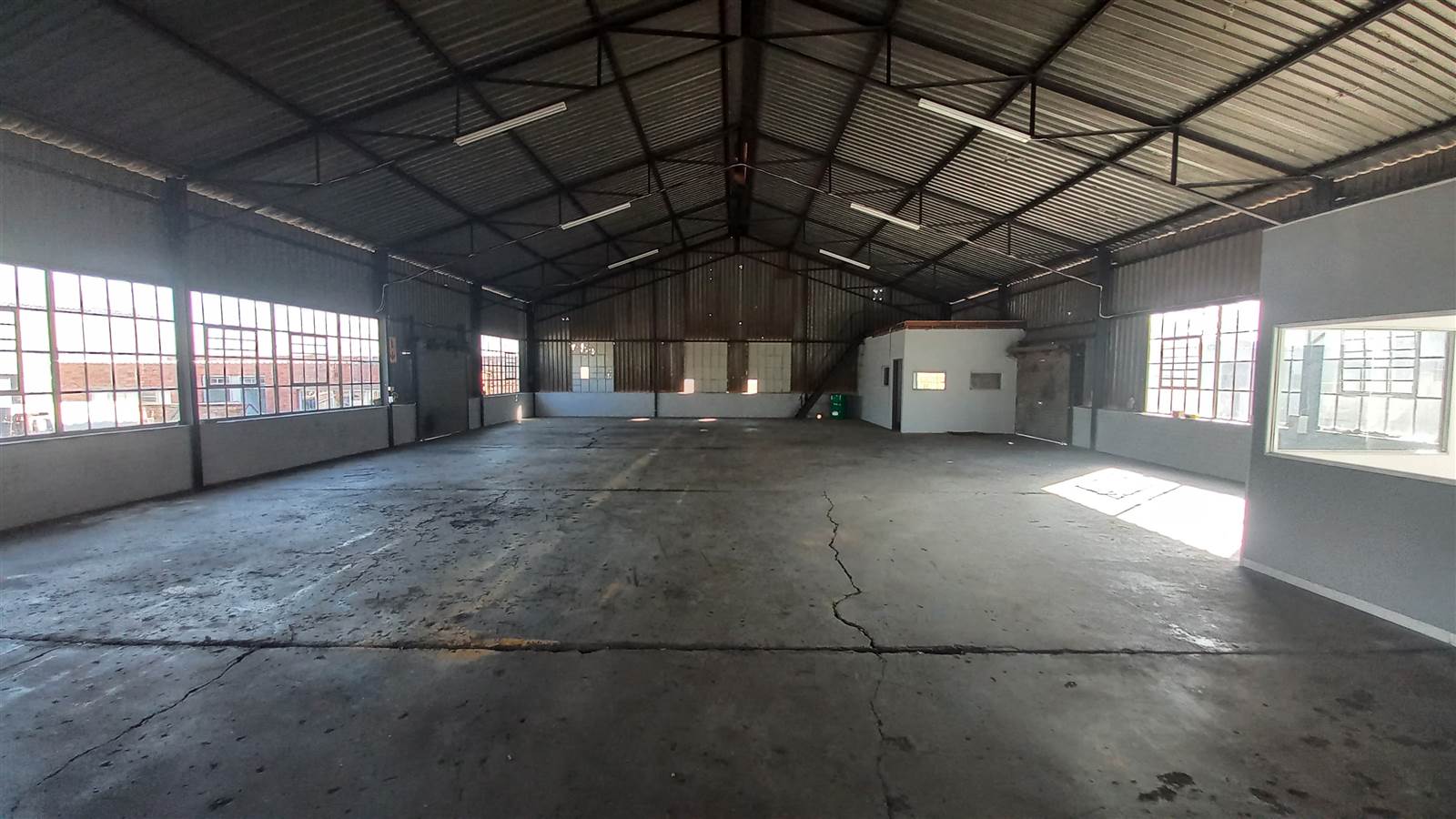 366  m² Industrial space in Anderbolt photo number 5
