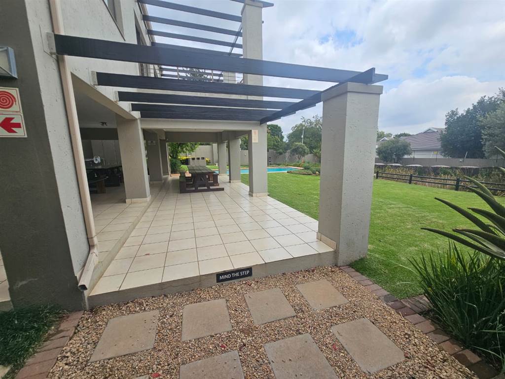 1 Bed Townhouse in Bryanston photo number 13