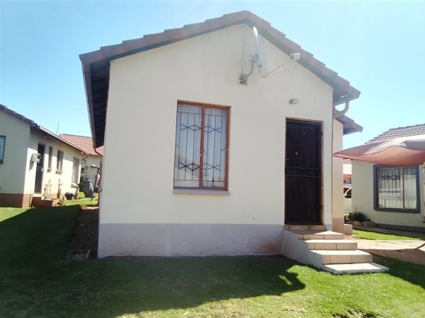 3 Bed Townhouse in Clayville