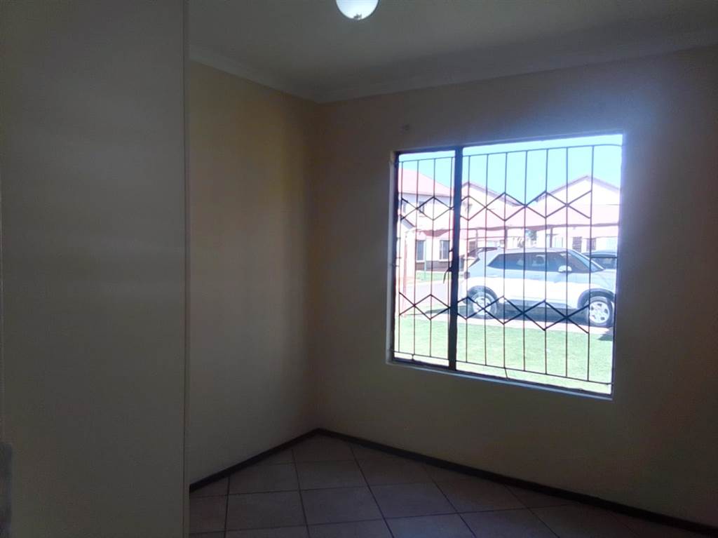 3 Bed Townhouse in Clayville photo number 12
