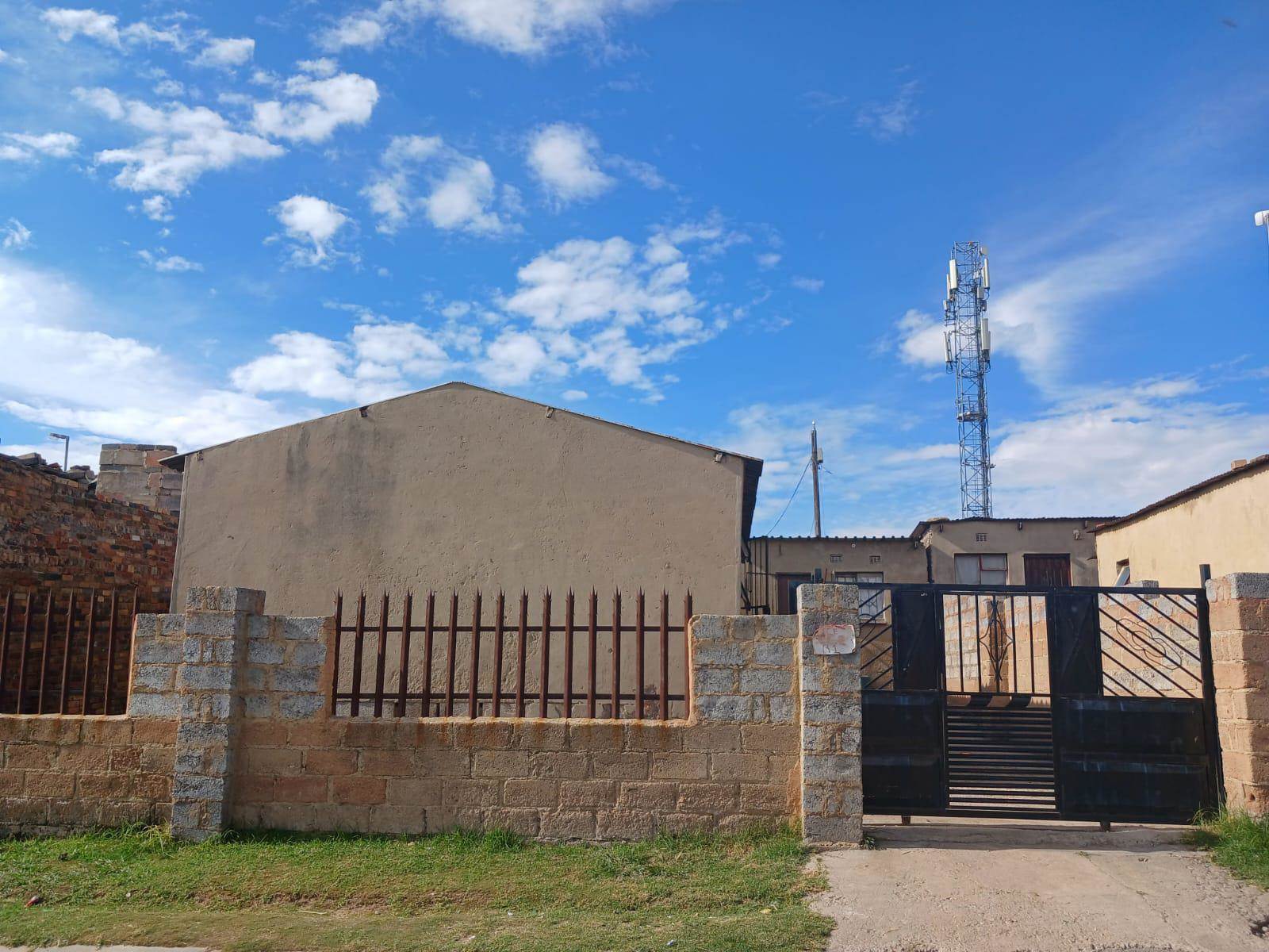 3 Bed House in Isiphetweni photo number 19