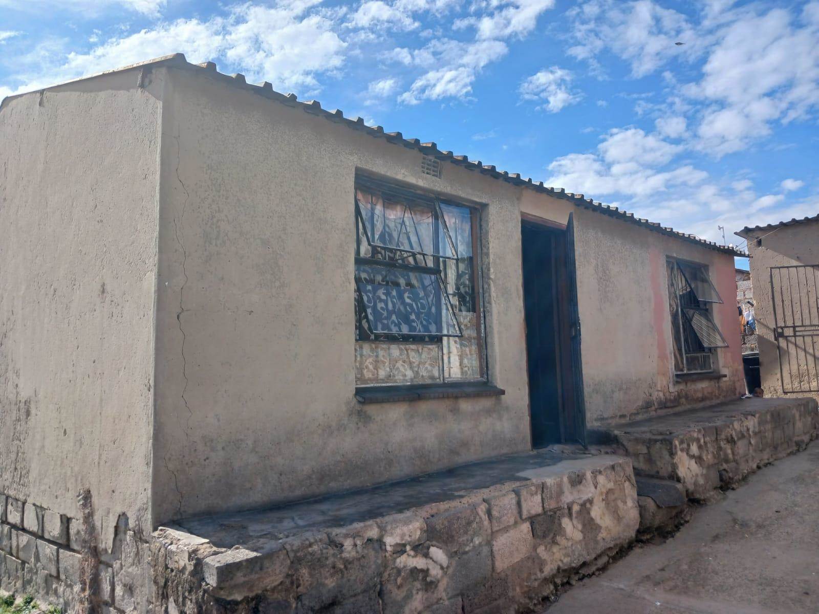 3 Bed House in Isiphetweni photo number 4