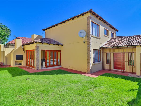 4 Bedroom Townhouse 4 Bedroom Townhouse