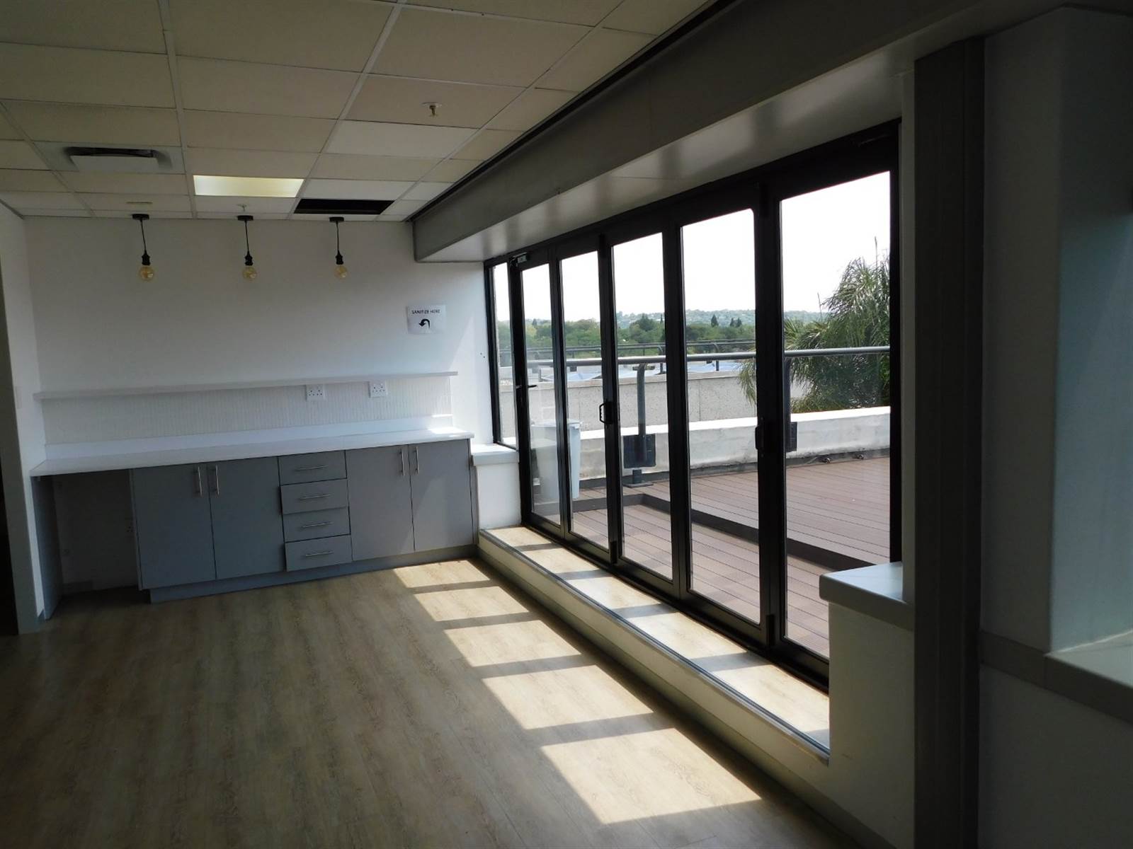 416  m² Office Space in Rosebank photo number 17