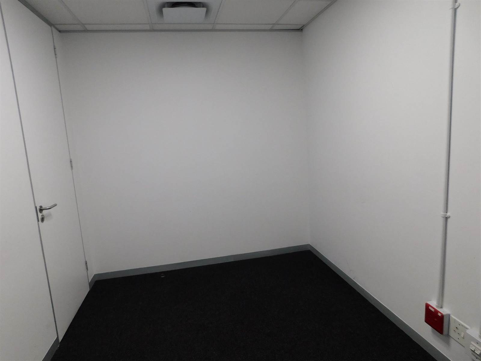 416  m² Office Space in Rosebank photo number 14