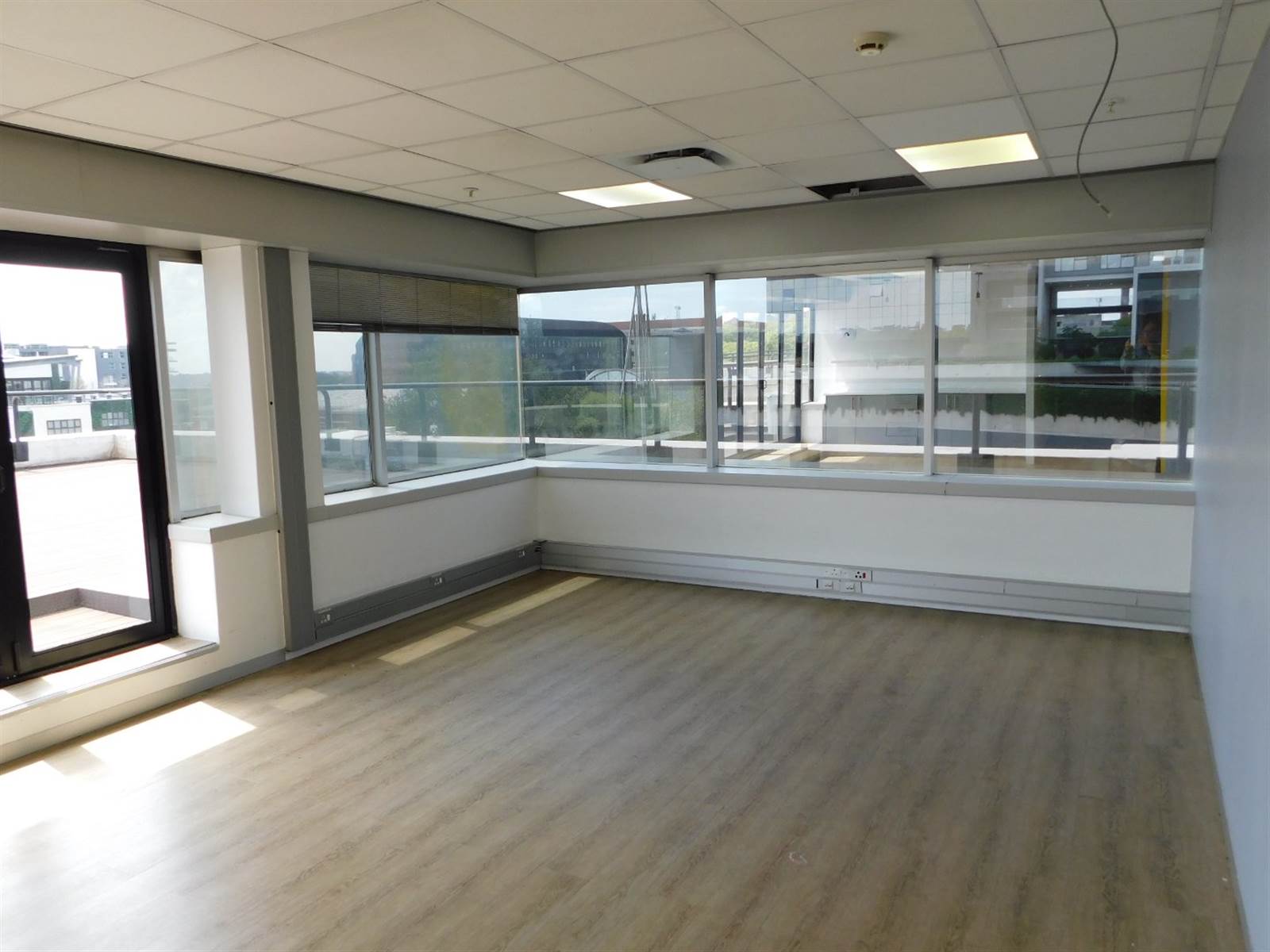 416  m² Office Space in Rosebank photo number 18