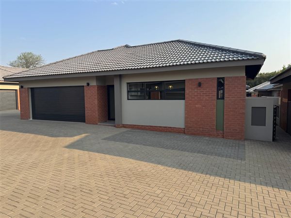 2 Bedroom Townhouse 2 Bedroom Townhouse