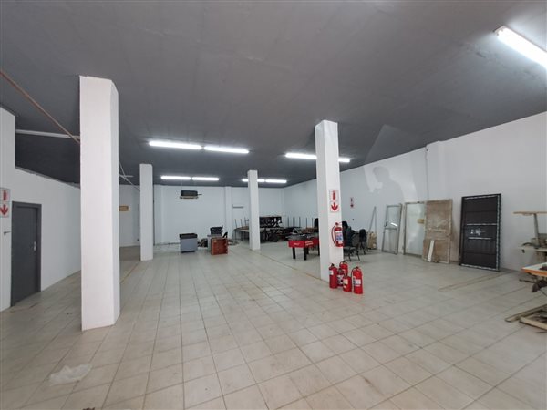 380  m² Commercial space