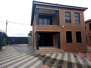 2 Bed House in Drakensview