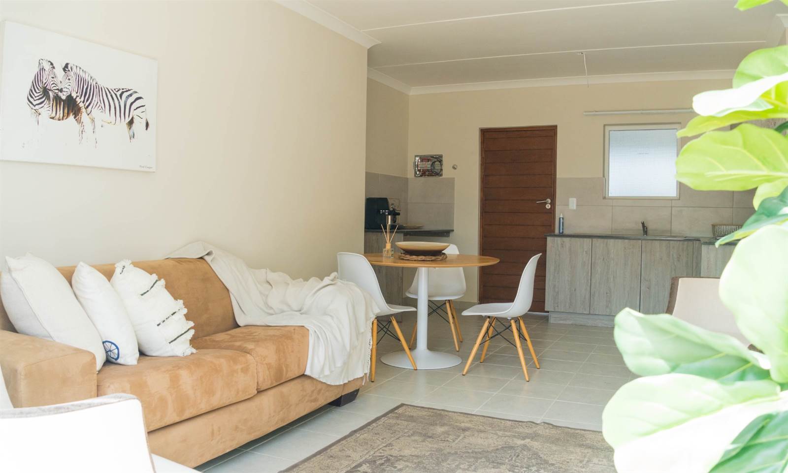 2 Bed Apartment in Paarl photo number 9