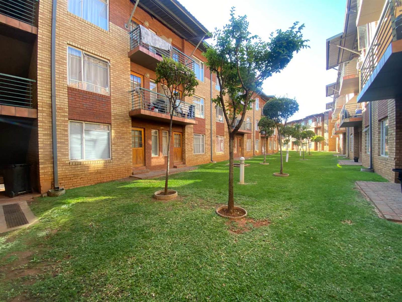 1 Bed Apartment in Auckland Park photo number 3