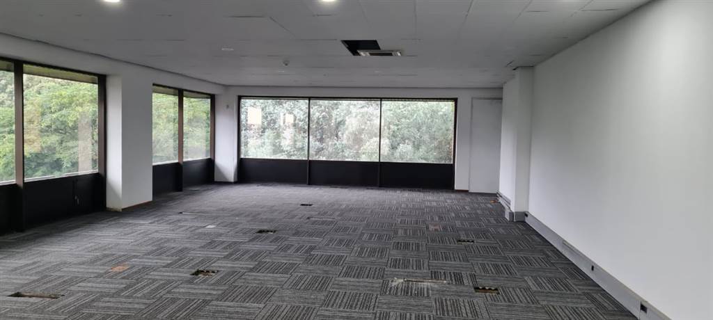 318  m² Office Space in Bedfordview photo number 5