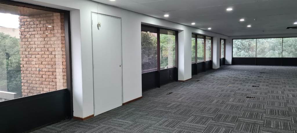 318  m² Office Space in Bedfordview photo number 3
