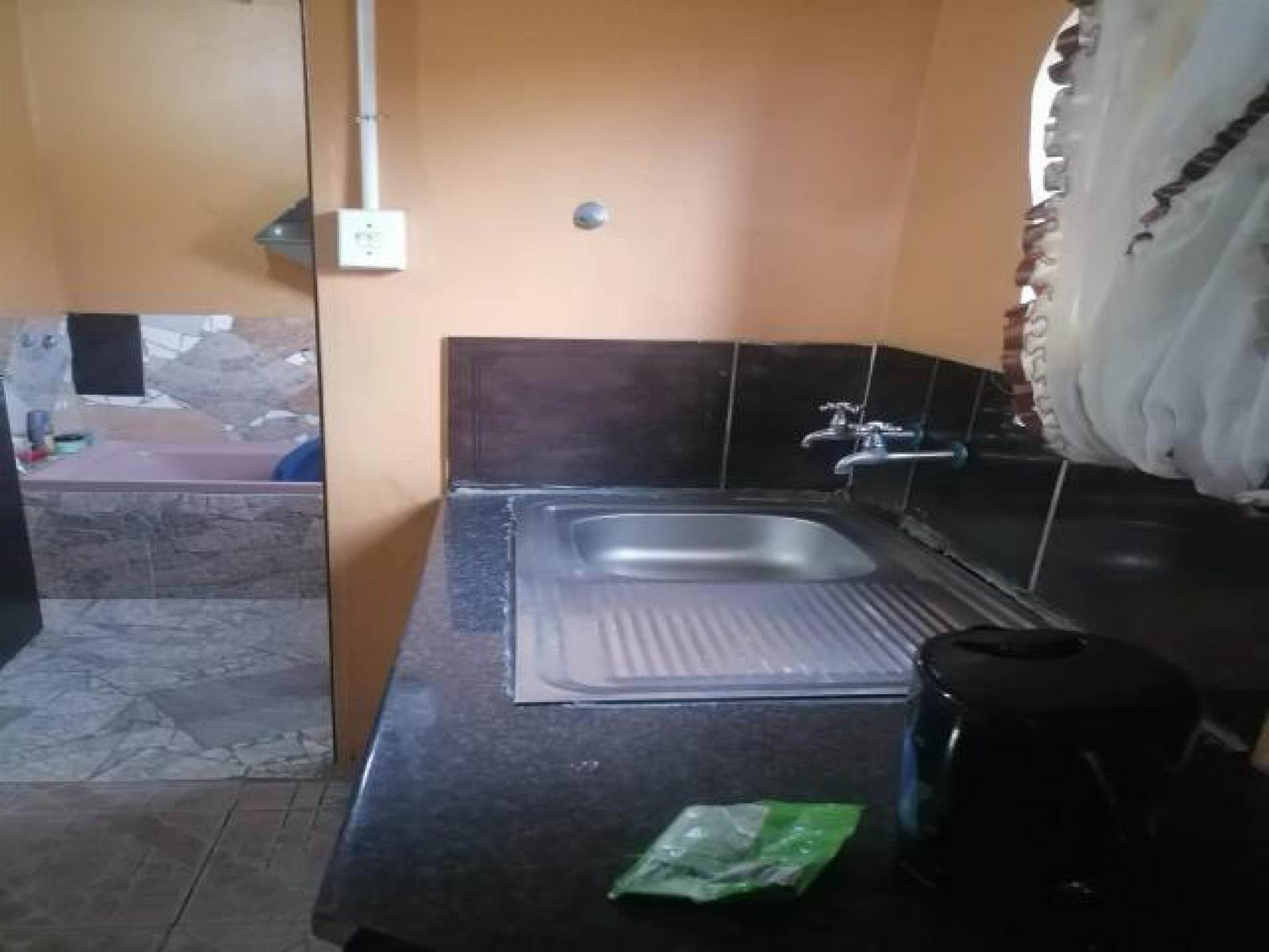 2 Bed House in Kaalfontein photo number 2