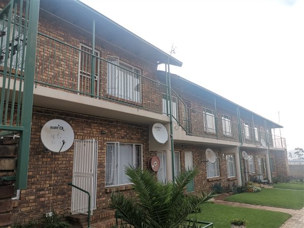 2 Bed Apartment in Rensburg