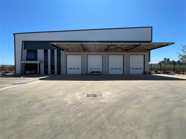 2 050  m² Industrial space