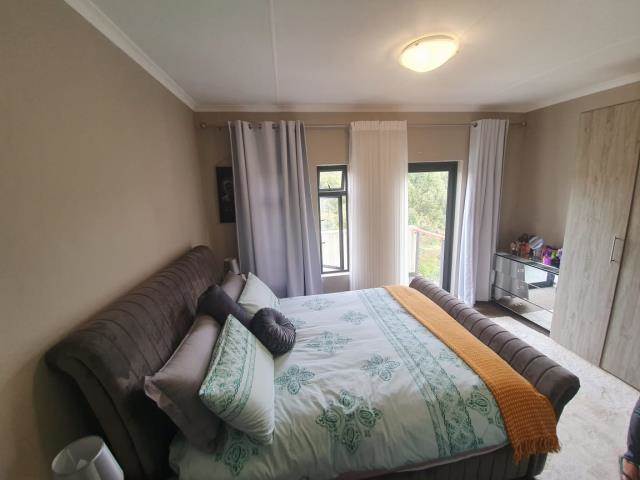 2 Bed Apartment in Nahoon Valley Park photo number 11