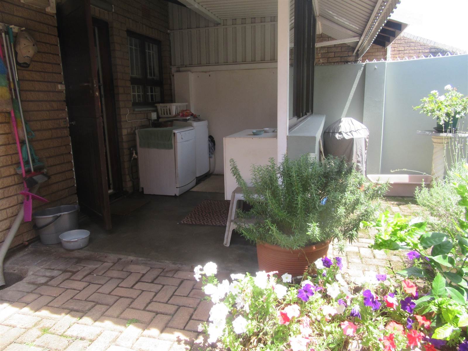 3 Bed Townhouse in Scottburgh South photo number 27