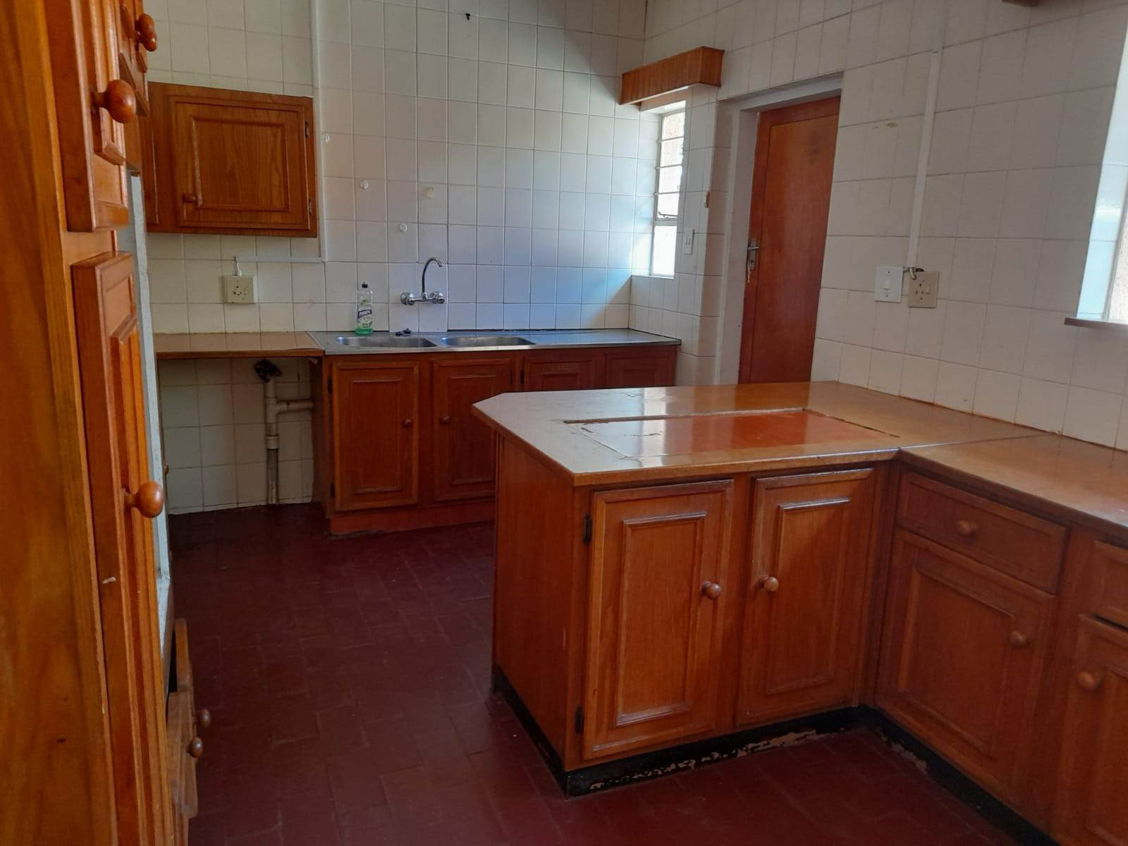 2 Bed Apartment in Mafikeng photo number 5