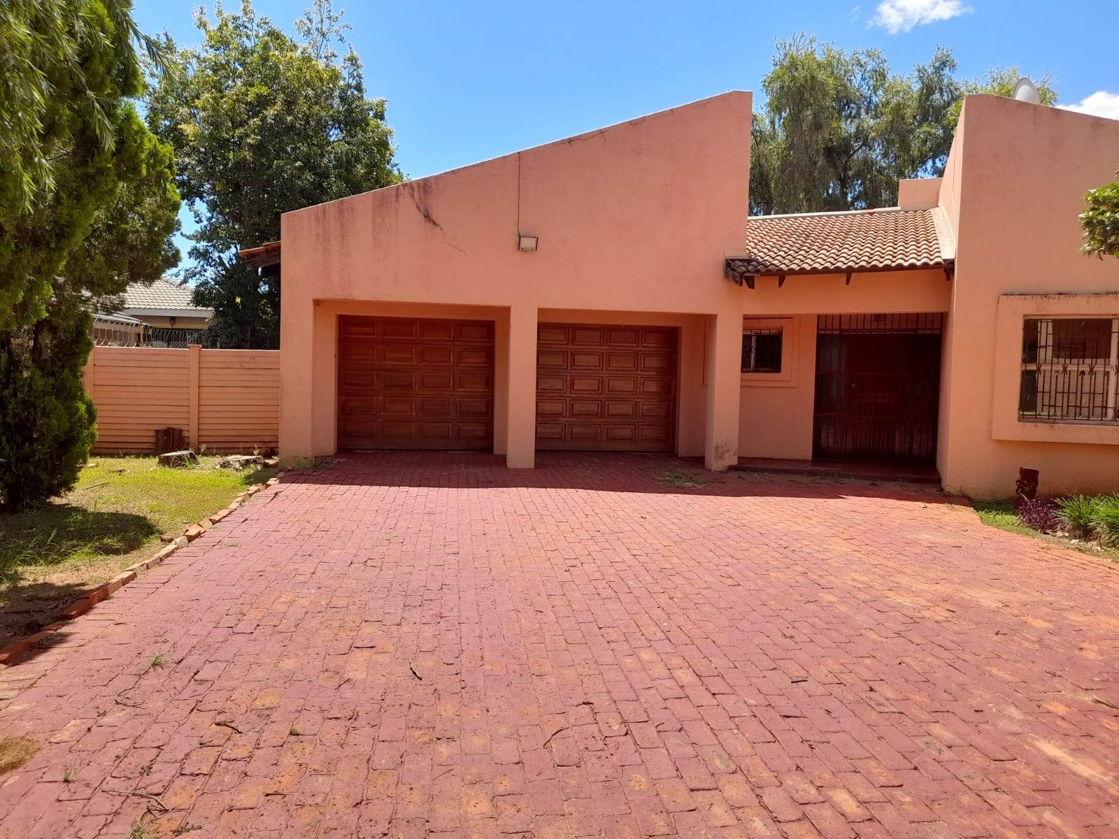 2 Bed Apartment in Mafikeng photo number 1