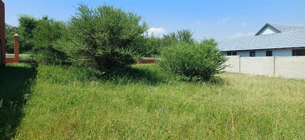 872 m² Land available in Meerhof photo number 2