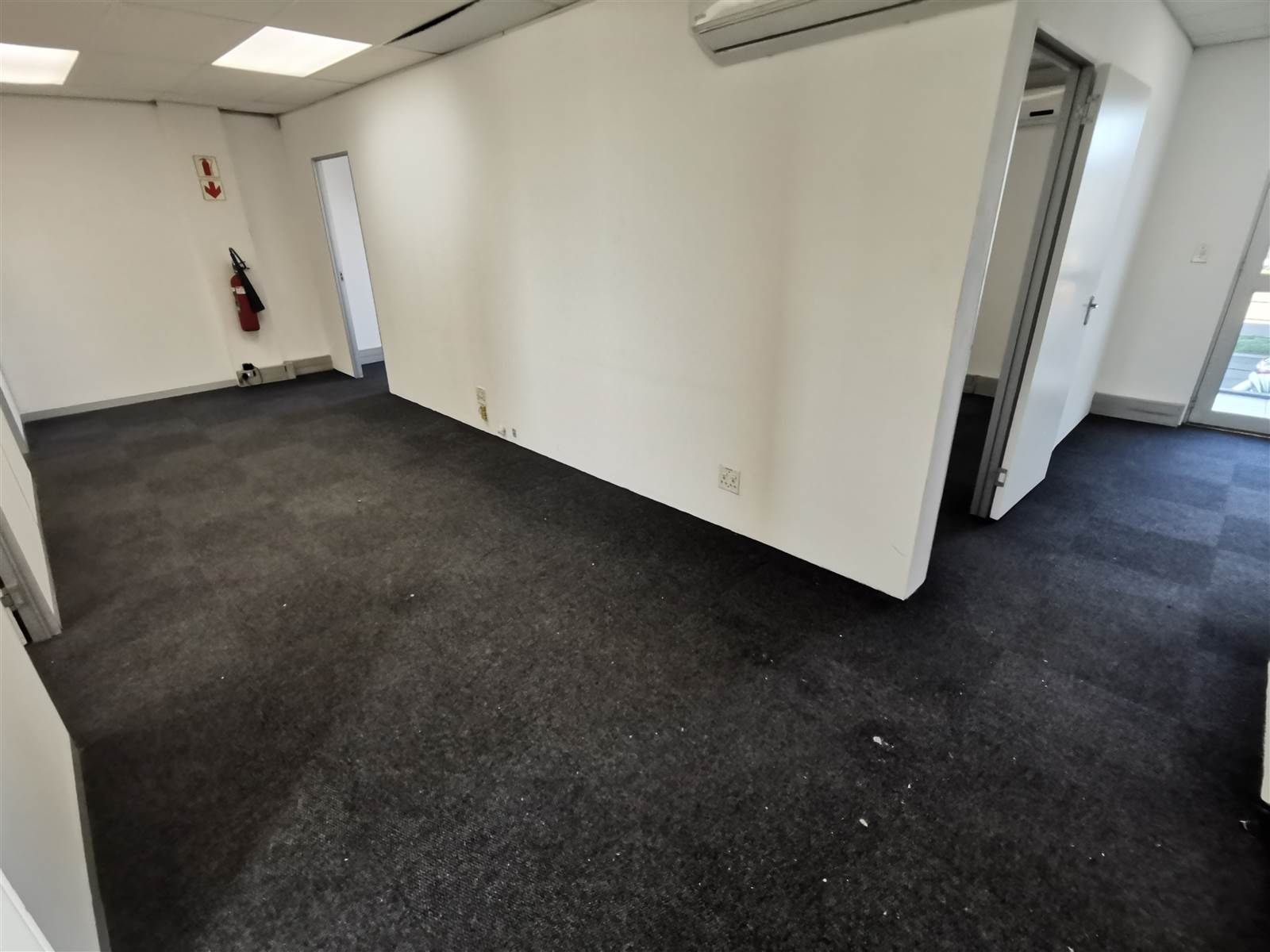 120.7  m² Commercial space in Milnerton photo number 5