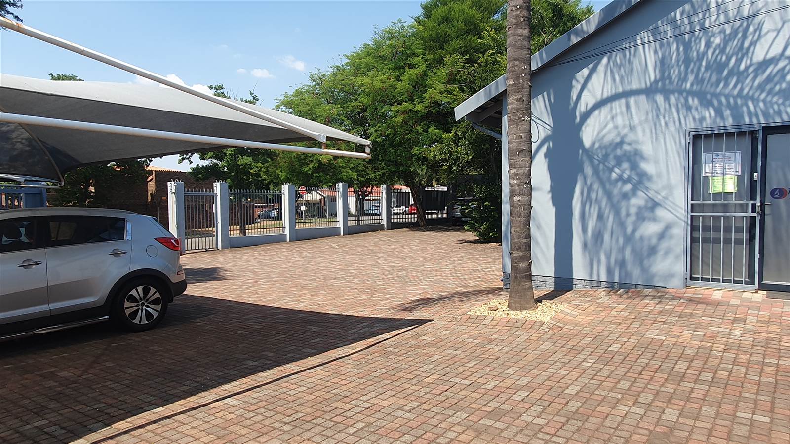 352  m² Commercial space in Garsfontein photo number 8