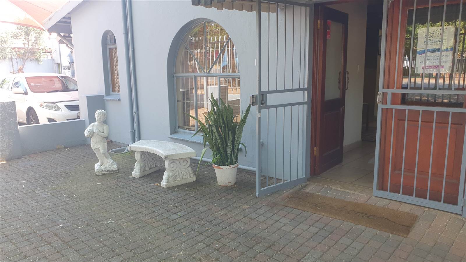 352  m² Commercial space in Garsfontein photo number 2