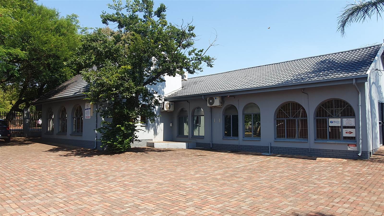352  m² Commercial space in Garsfontein photo number 1