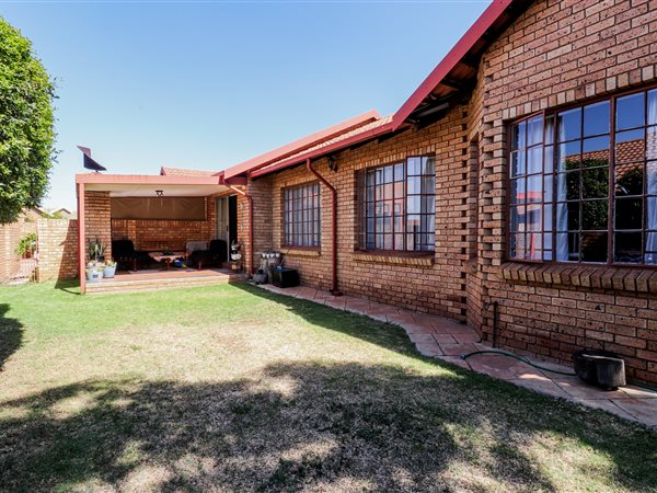 3 Bed House in Amberfield Heights