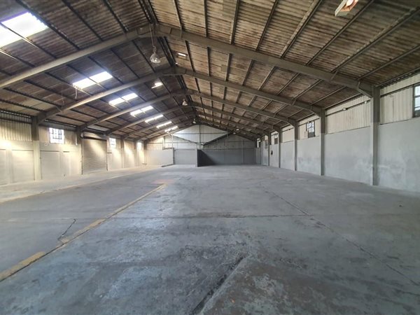 1165  m² Industrial space in North End
