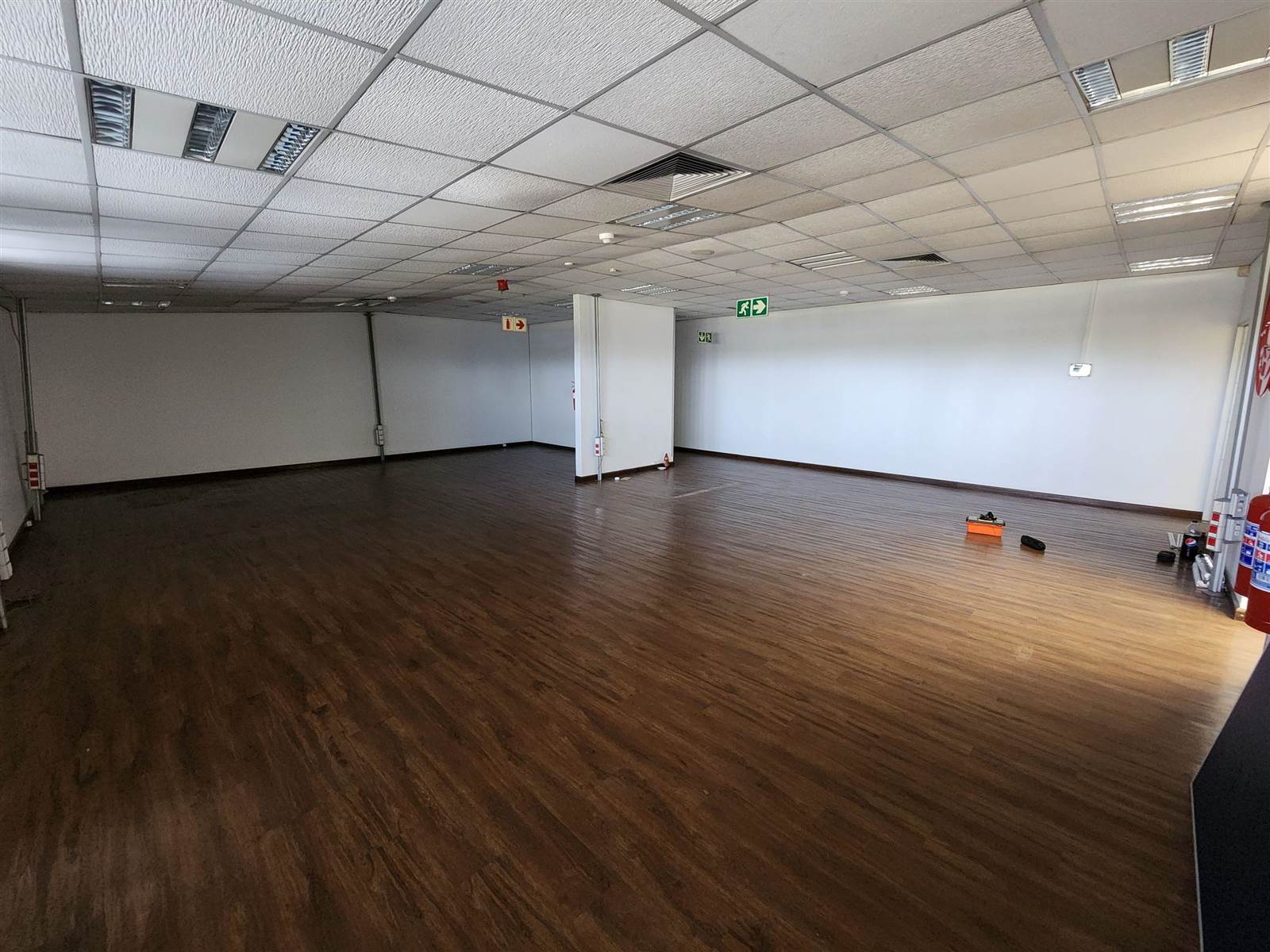 2425  m² Industrial space in Triangle Farm photo number 16