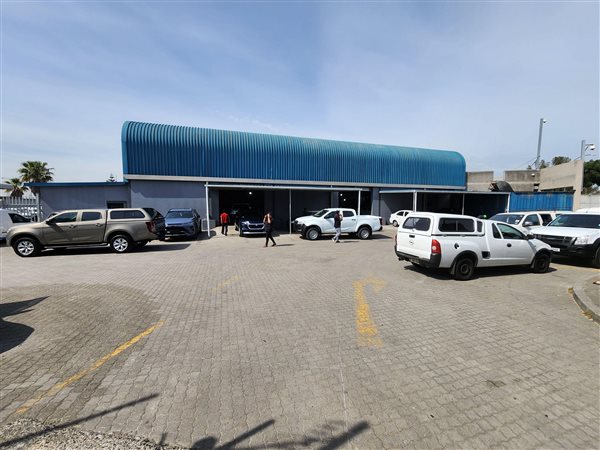 2425  m² Industrial space in Triangle Farm