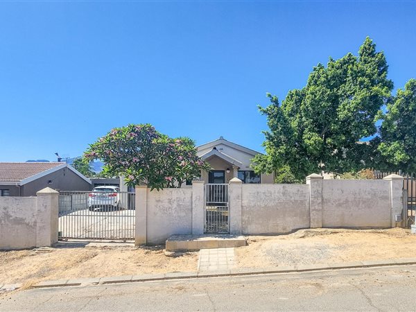 3 Bedroom House 3 Bedroom House