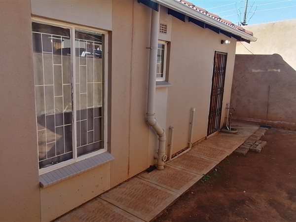 6 Bed House in Mamelodi East