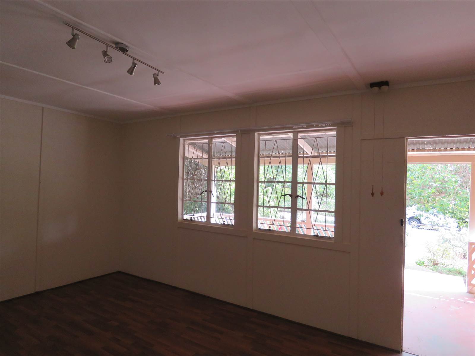 3 Bed House in Barrydale photo number 3