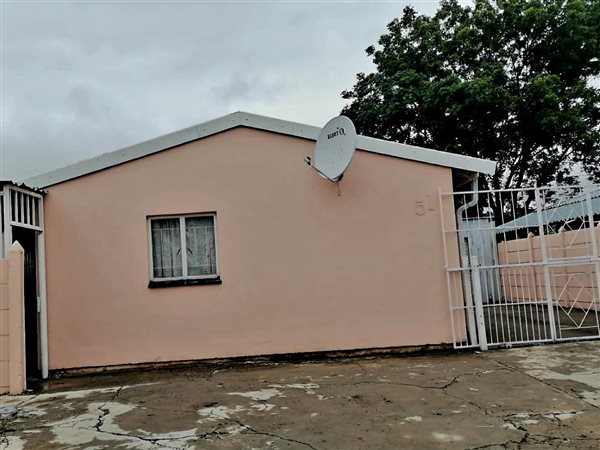 2 Bed House in Acaciaville